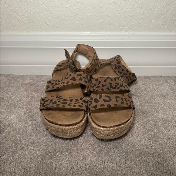 Target Platform Sandals - Picture 4 of 4